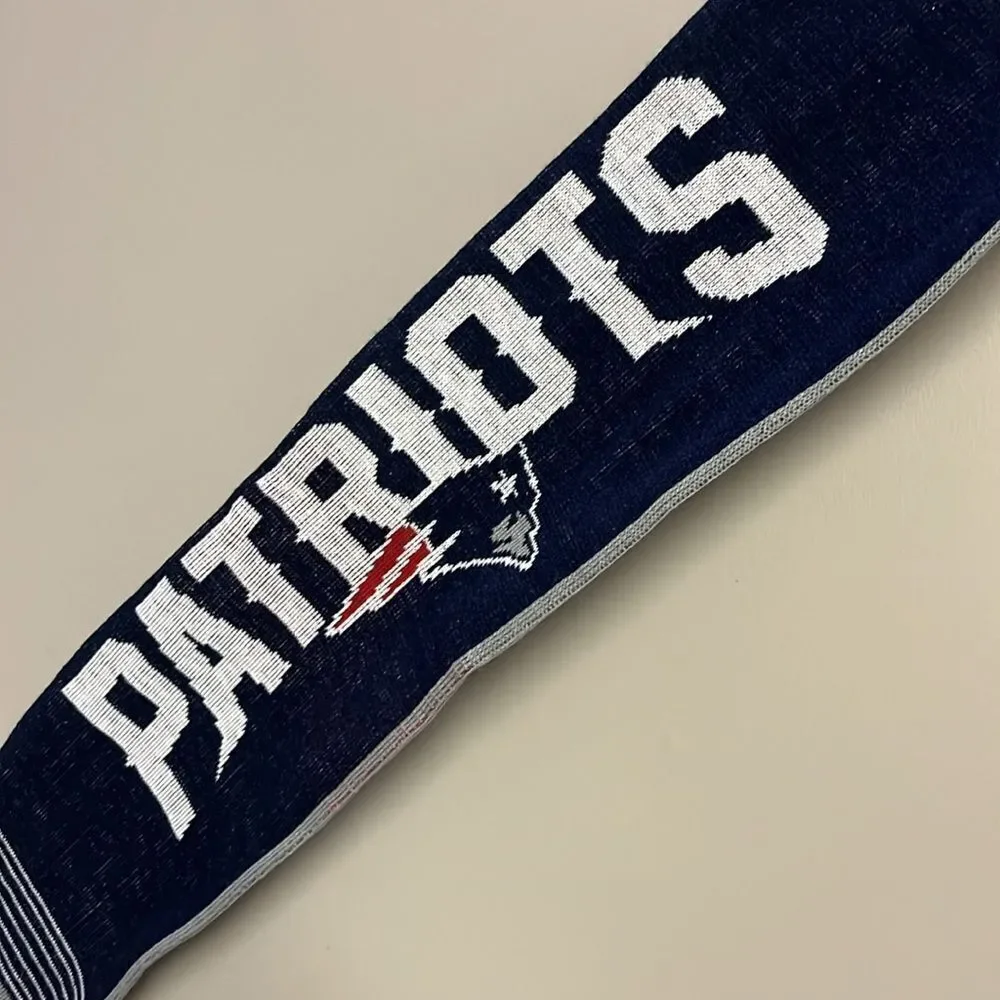 FOCO New England Patriots Winter Reversible Unisex Acrylic Scarf w/ Tassels-OSFM